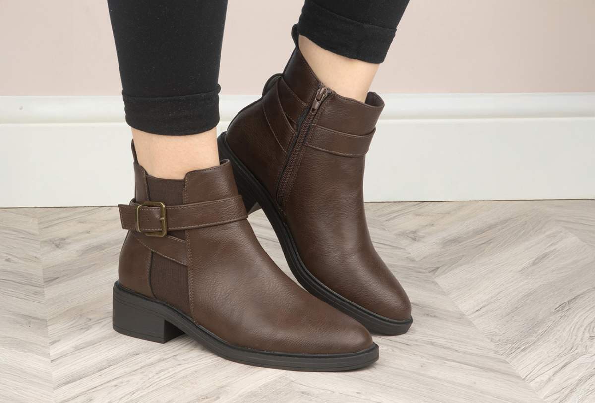 Women’s Leather Ankle Boots and Everyday Style