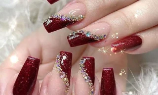 Choosing a Press-On Nail Manufacturer: What Brands Should Evaluate Before Scaling