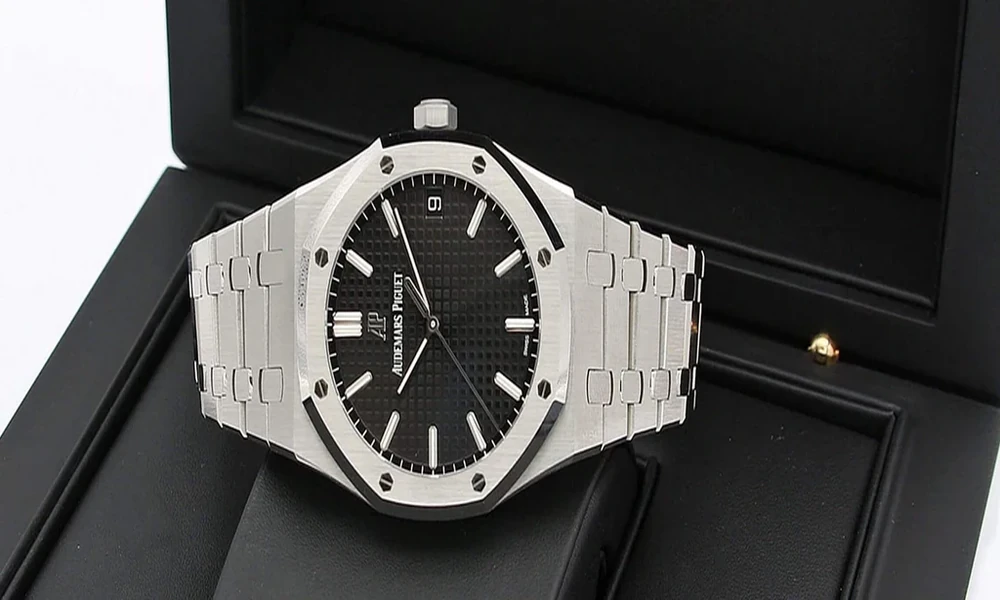 How Modern Timepieces Are Redefining Luxury Style and Value
