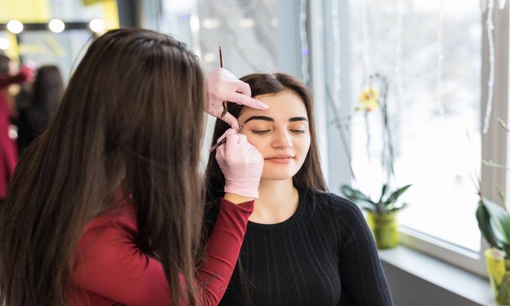 What to Expect During an Eyebrow Embroidery Appointment in Singapore